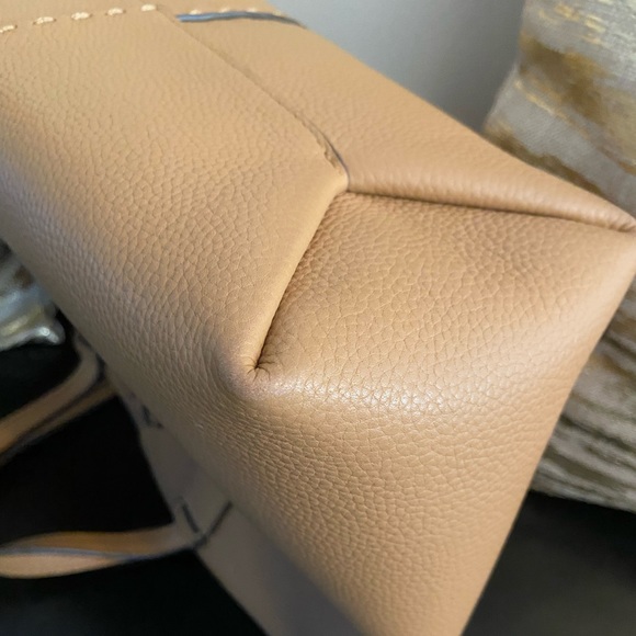 “SOLD” Tory Burch McGraw Top-Zip Satchel - Picture 10 of 13